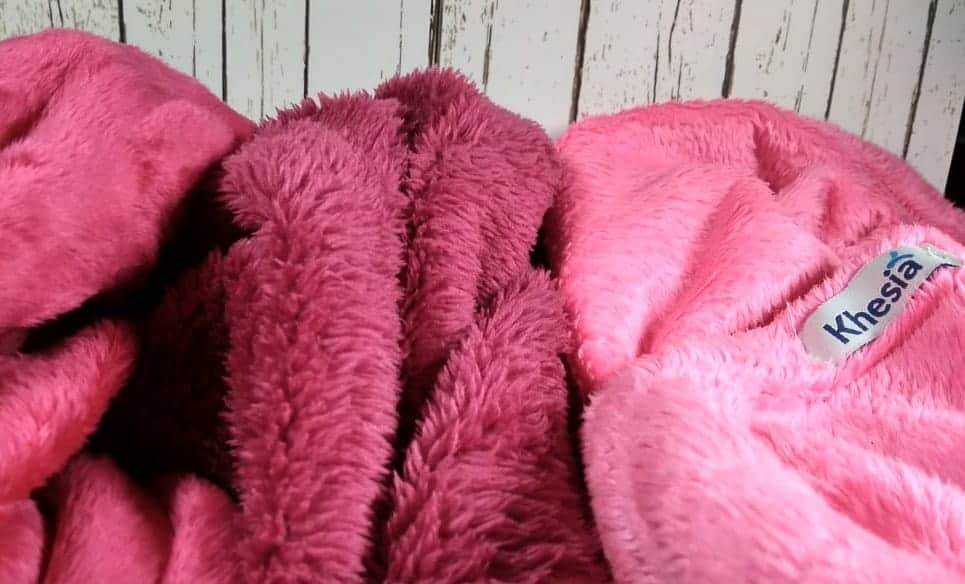 Jual Selimut Bulu Lembut Warna Shocking Pink Ukuran 